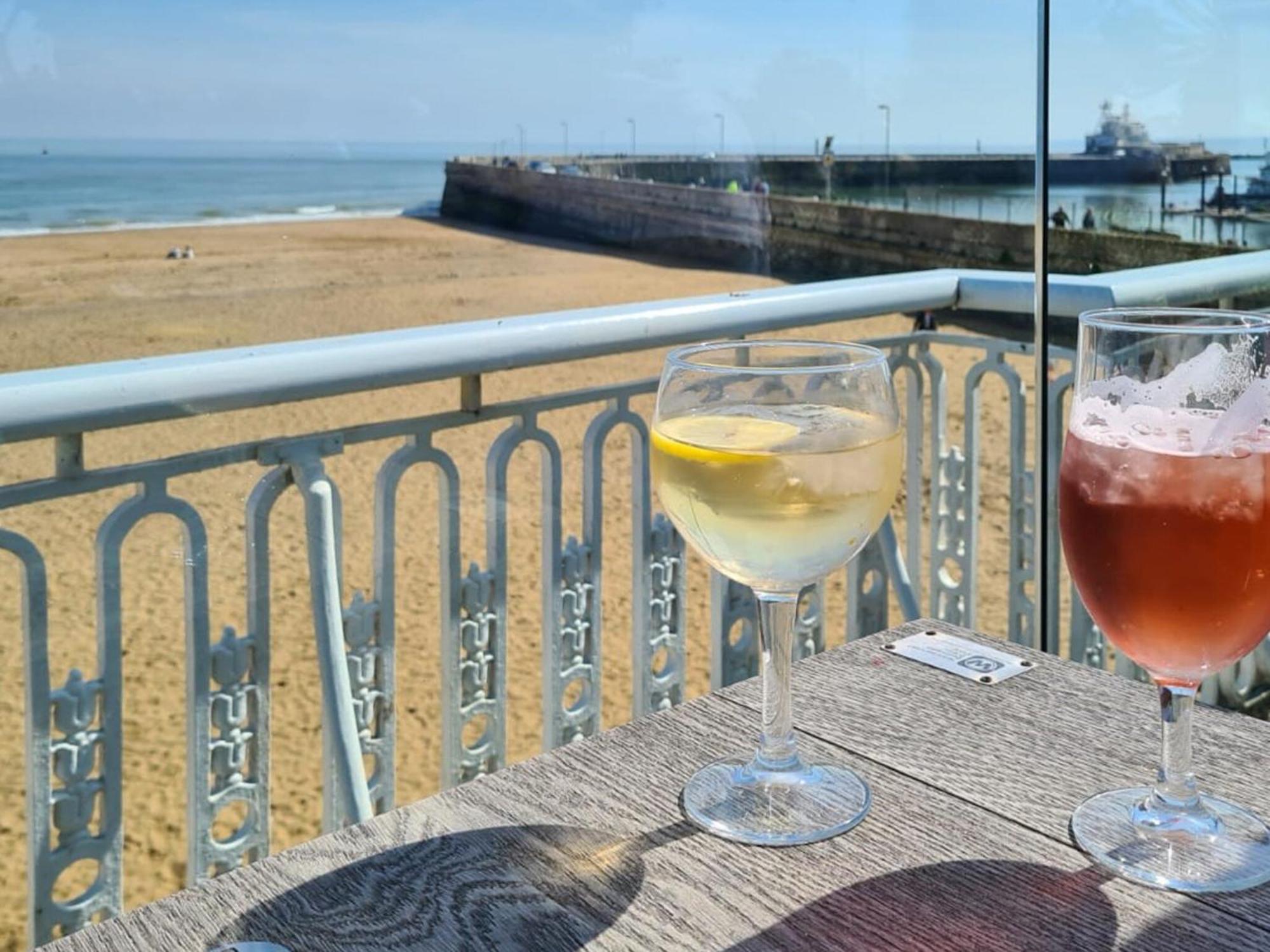 Vitamin Sea Residency Herne Bay Exterior foto